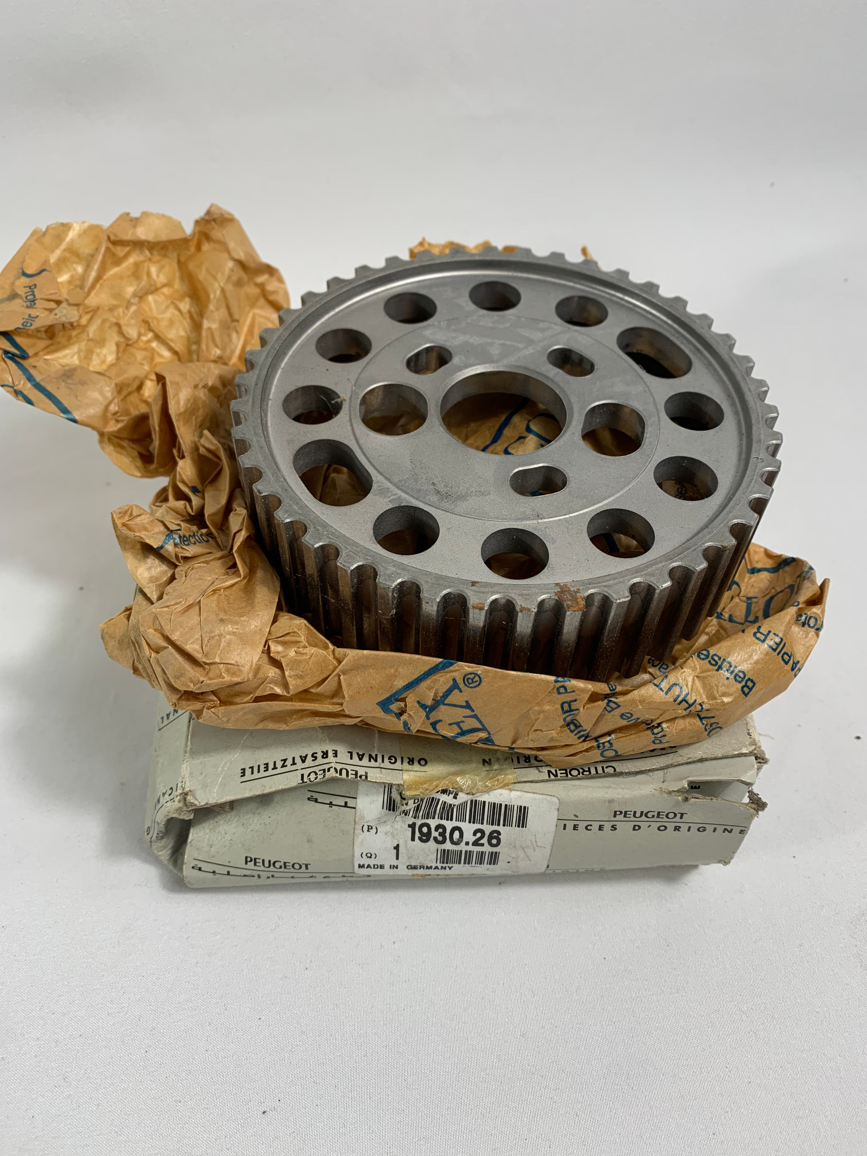 Peugeot 106, 605 and Boxer Camshaft Gear, N.O.S 1930.26