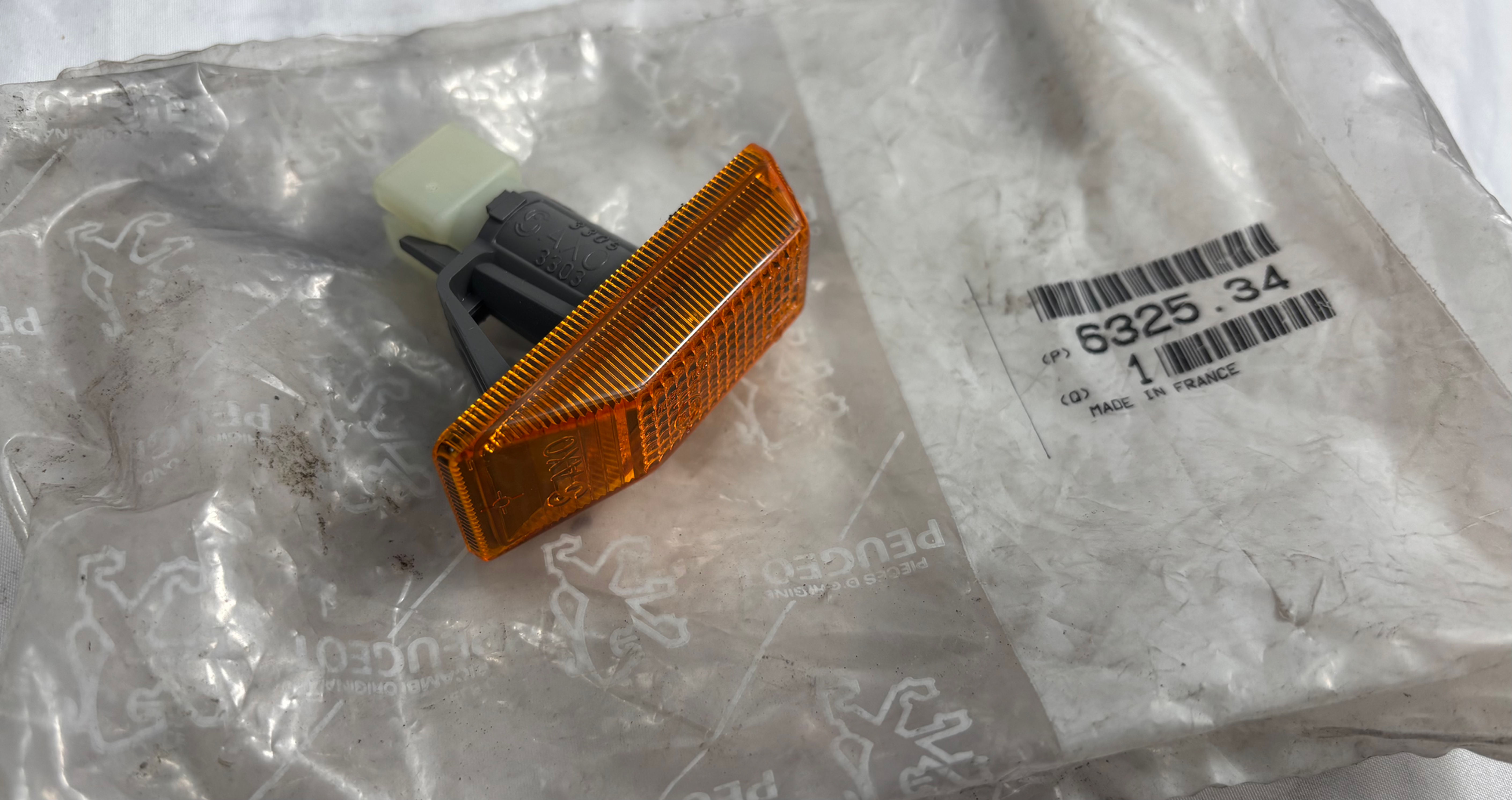 Peugeot 106 Side Repeater , Series 1 , N.O.S , 6325.35