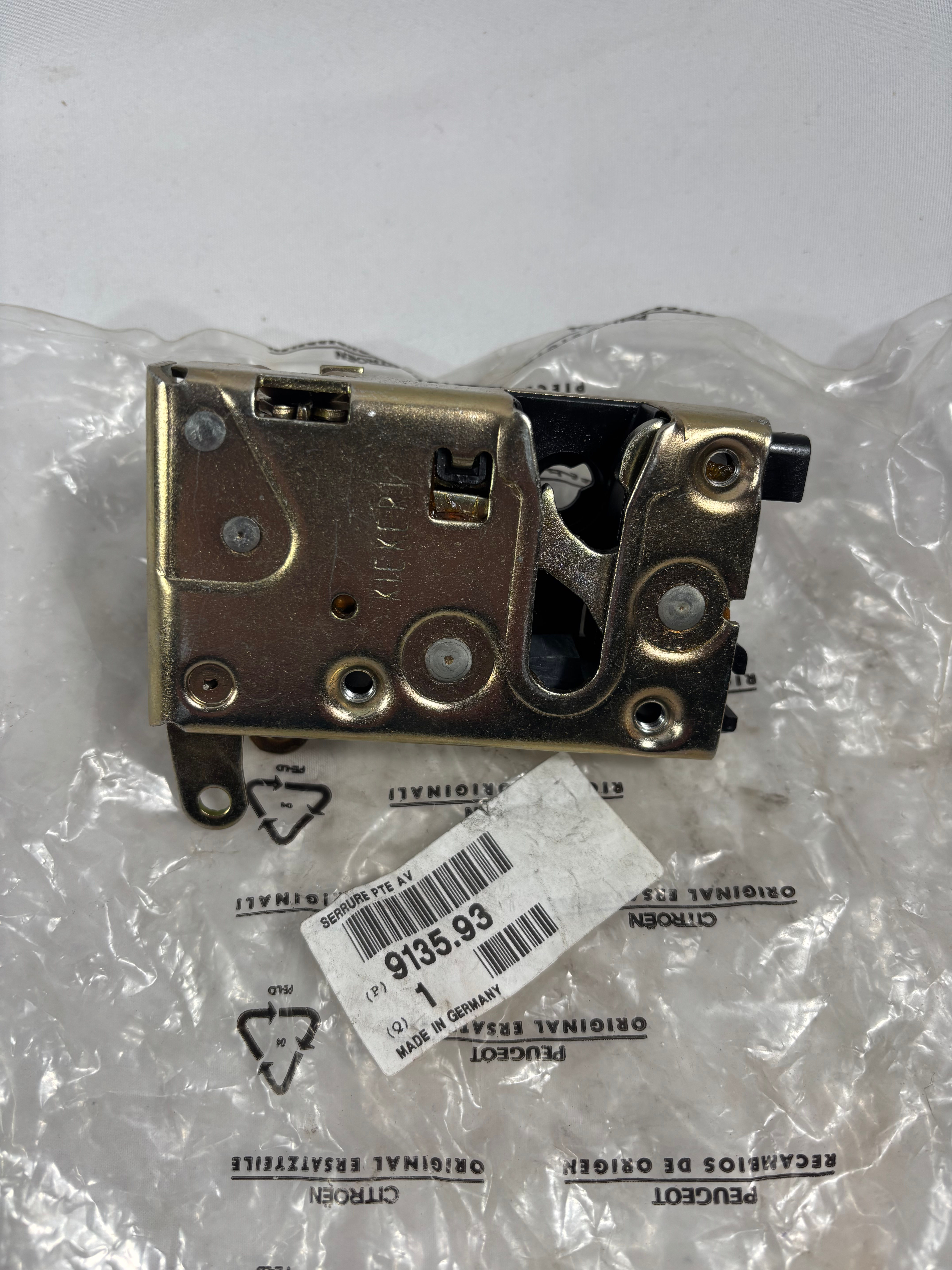 Peugeot 205 Front Passenger Door Latch Mechanism, N.O.S , 9135.93