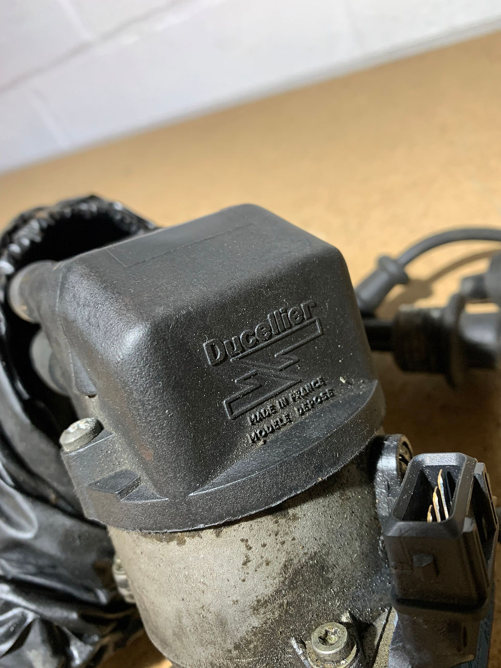 Thumbnail: Peugeot 205 1.6 Automatic Distributor 