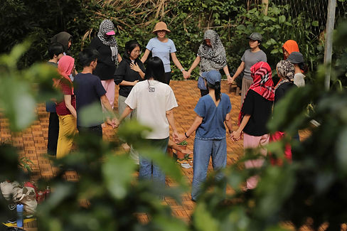 vũ điệu hòa bình.jpg