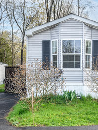 Newmarket, NH manufactured home, listing by Hunter Letendre