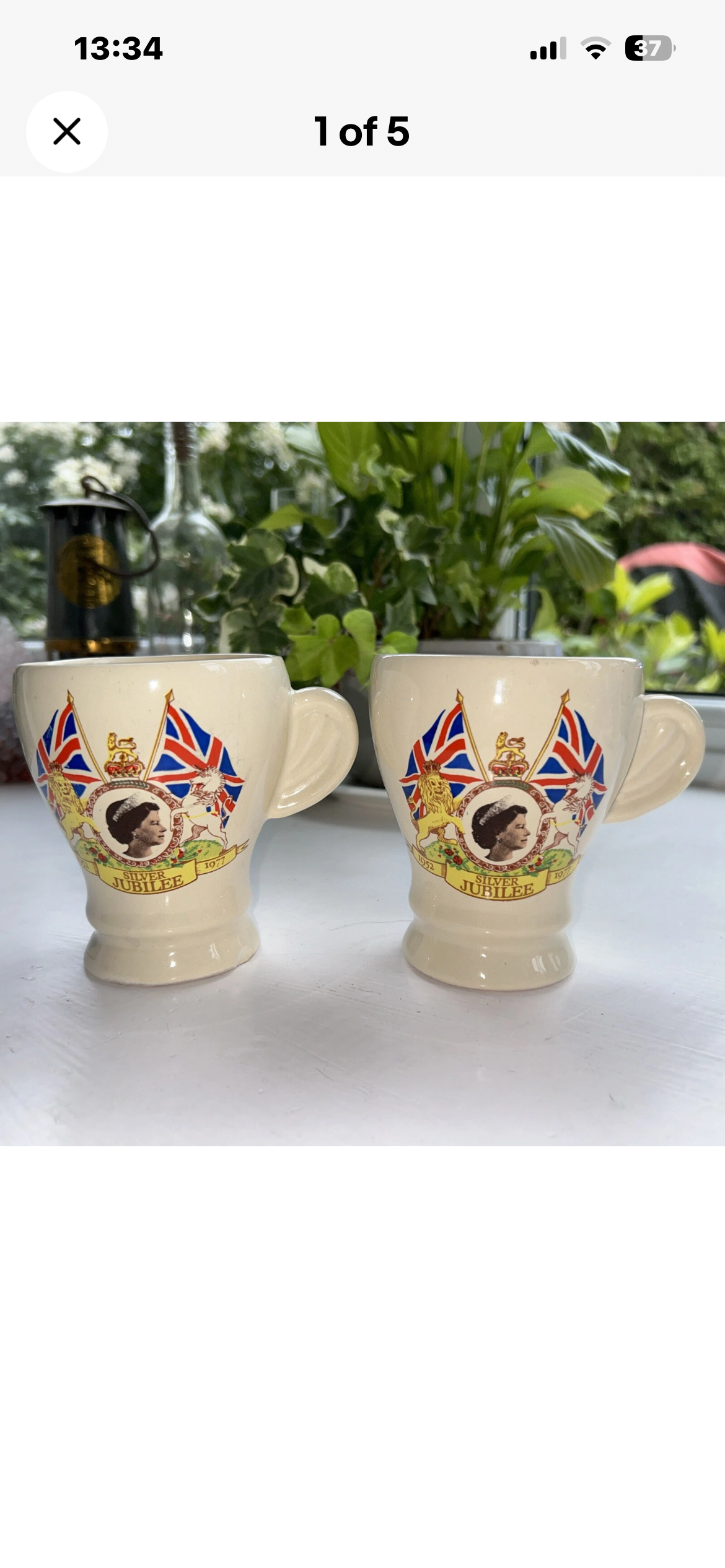 Vintage 1977 Queen Elizabeth 11 Silver Jubilee Ovaltine Royal memorabilia mugs 2