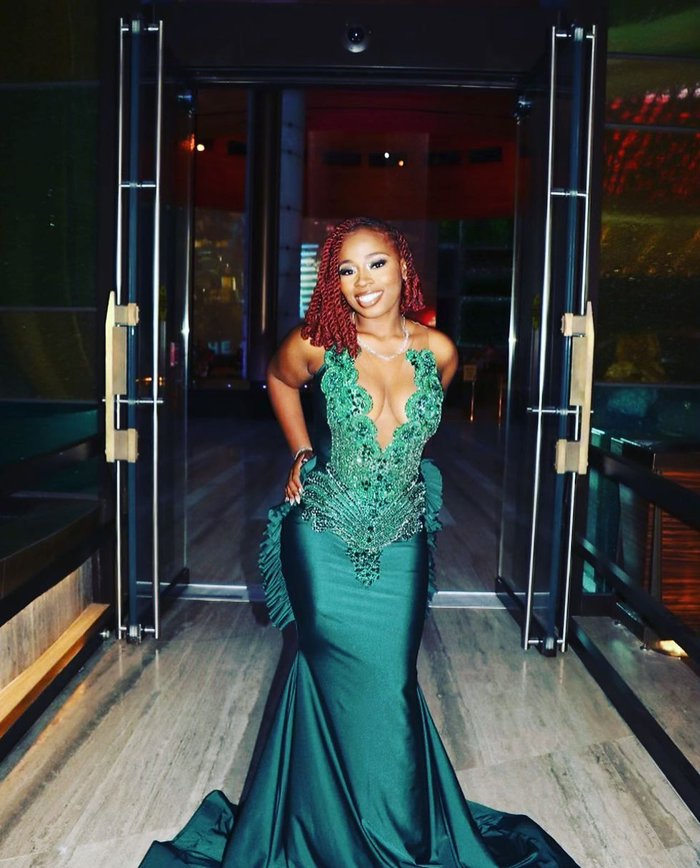 Thumbnail: Fedlyne Gown