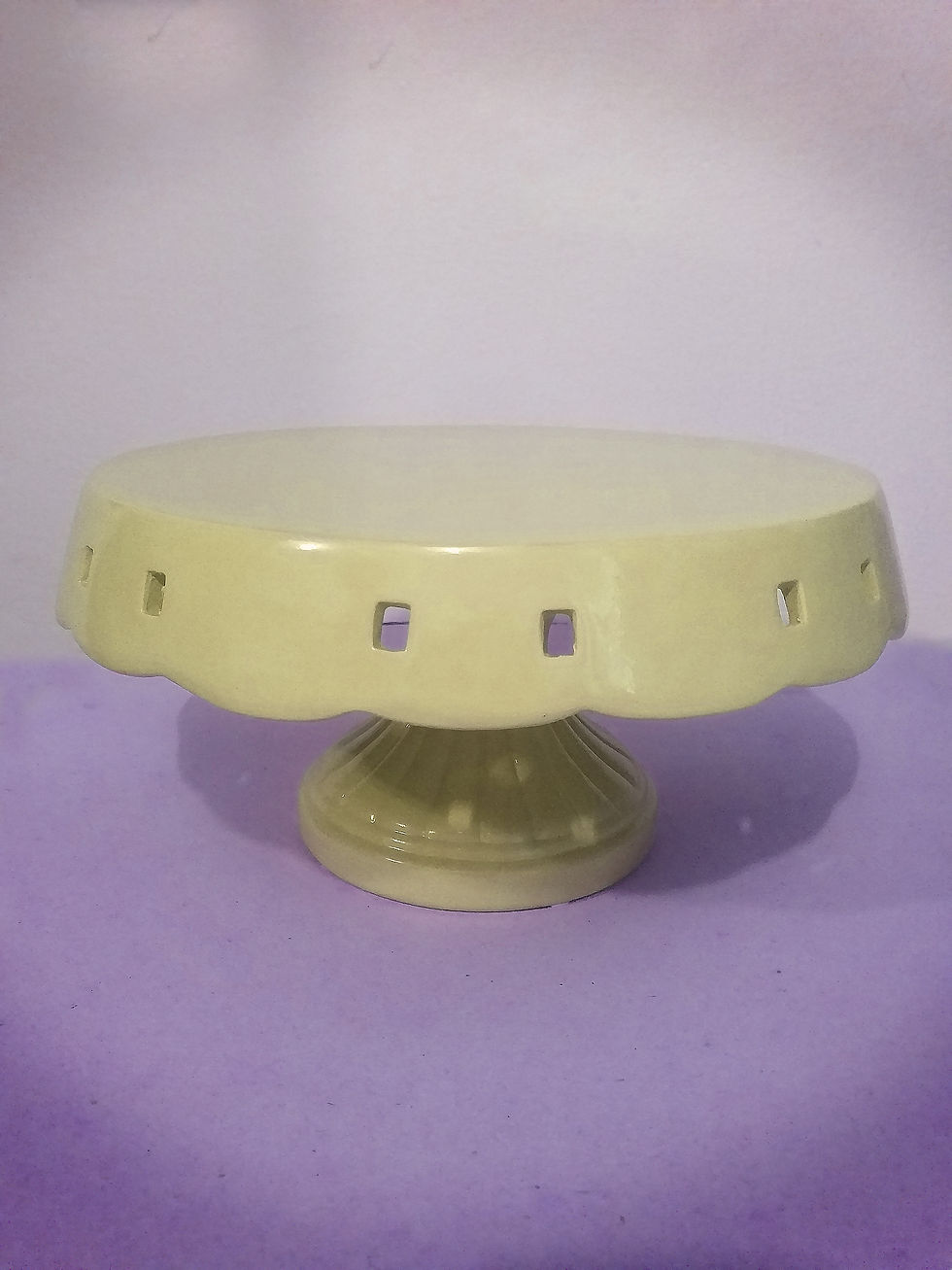 Boleira de Porcelana Amarelo Claro