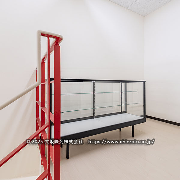 有名製パン工場様への「アルミ枠ガラスショーケース(サンプルケース)」の納品完了写真です。