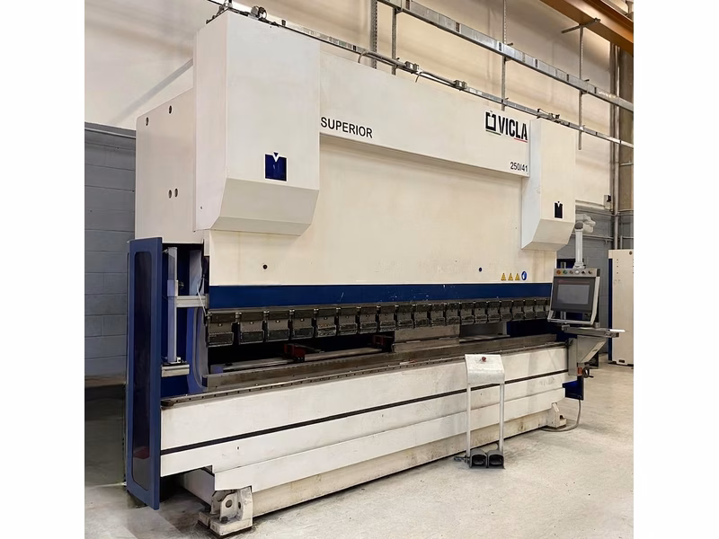 Used press brake Vicla mod. SUPERIOR 4100 x 250 ton, CNC ESA S650, 4 axes, hydraulic crowning Clever Crowning