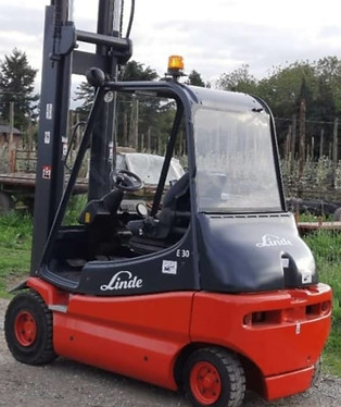 Carretilla elevadora eléctrica Linde E30.jpg