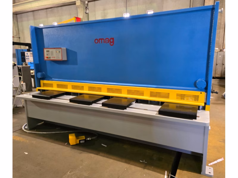 Cesoia idraulica Omag GHB 3010/13, spessore taglio 13 mm, lunghezza 3050 mm