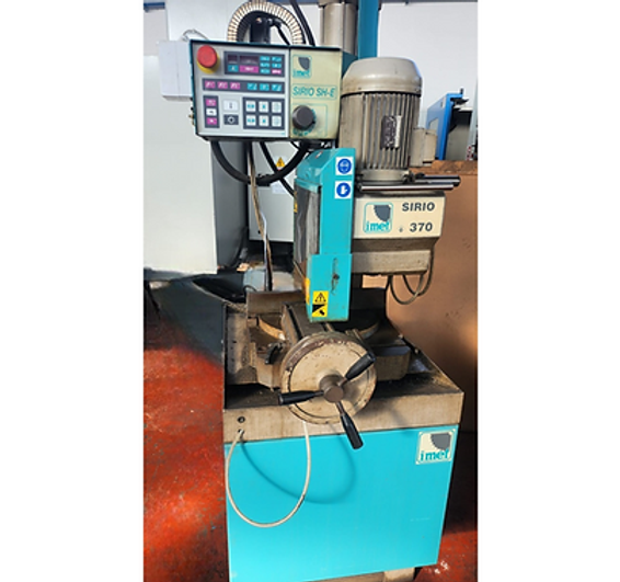 alt="Troncatrice IMET SIRIO 370 SH-E semiautomatica con lama da 370 mm e variatore ESC"