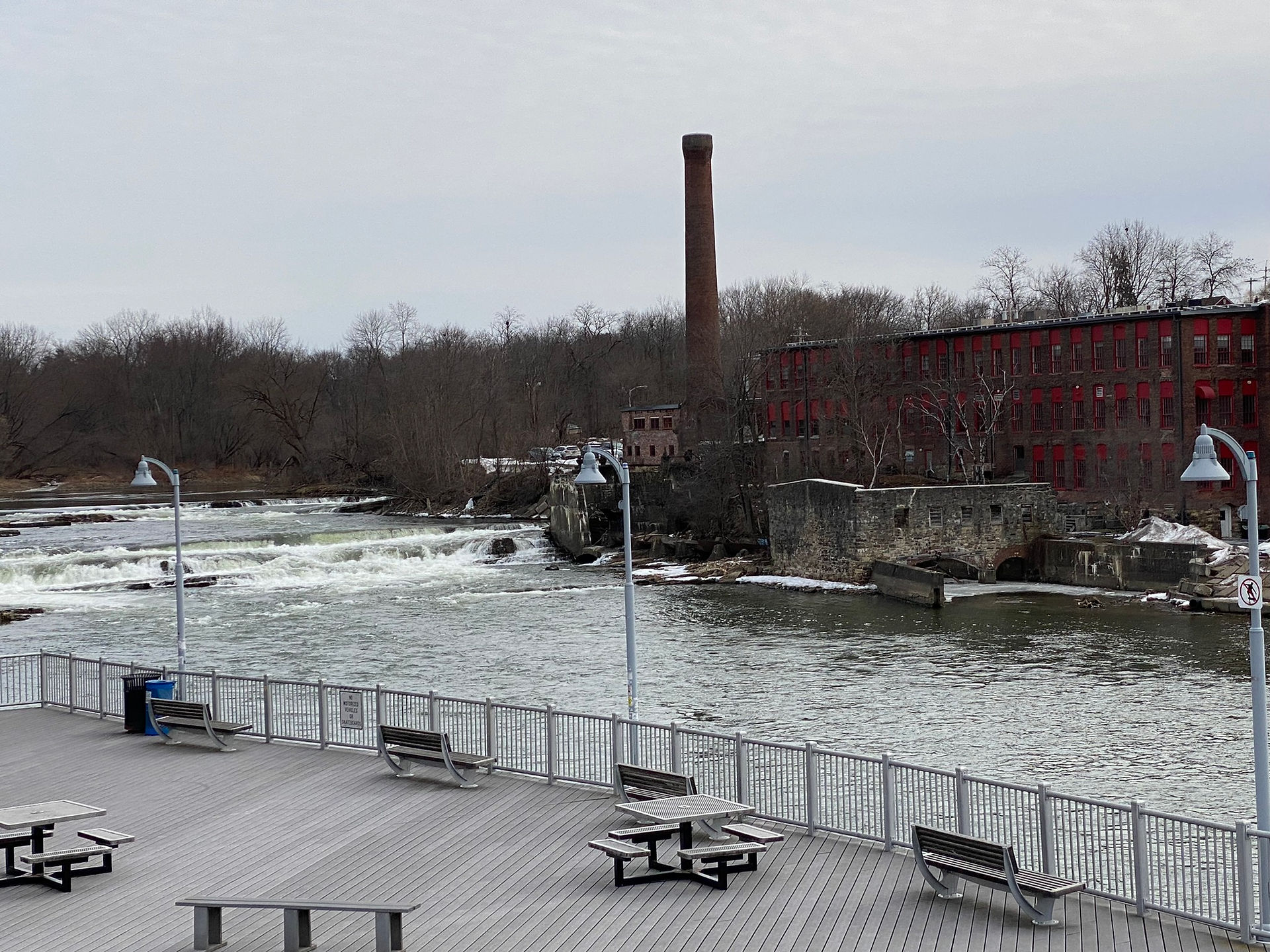 Promenade along Winooski River