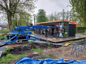 Mini hijskraan op de Reeuwijkse Plassen