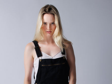 Looking for Portrait Photoshoot NYC $299? Tals Studio offers a 1-hour professional portrait photography session with retouched images and studio-quality results.