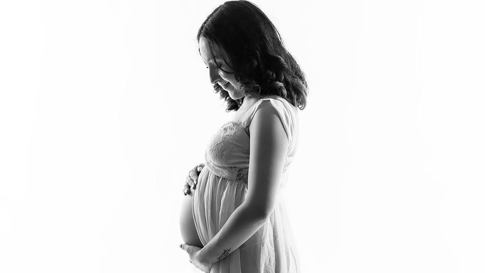 Maternity photography NYC expecting mother pregnancy portrait