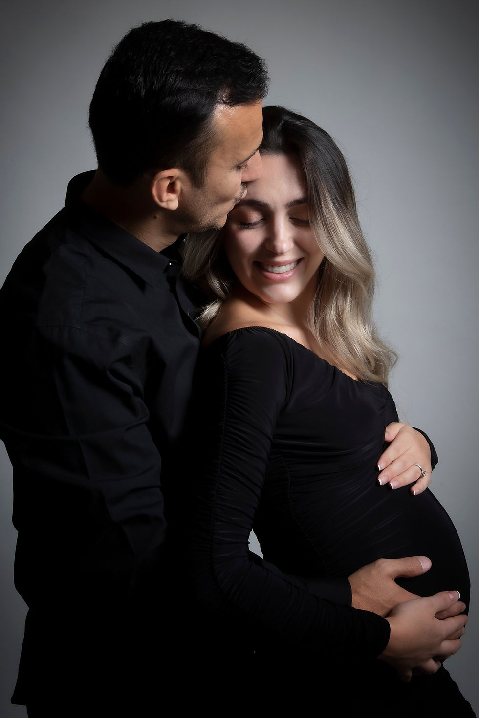 NYC couple maternity photographer – $299 affordable maternity photoshoot with partner at Tals Studio