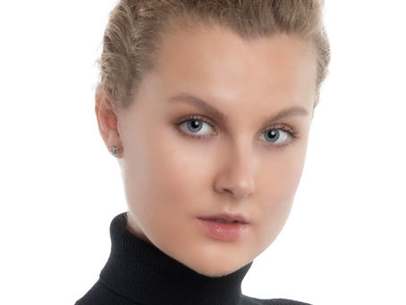 Headshot Photographer at Tals Studio NYC Photography Studio for New York Professionals