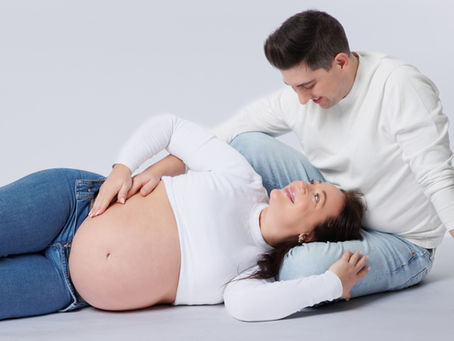 NYC maternity photographer near me professional pregnancy portraits