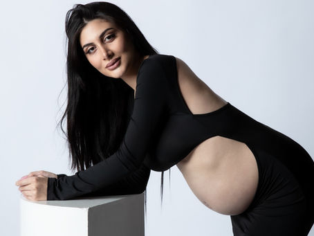 professional maternity photo session in NYC