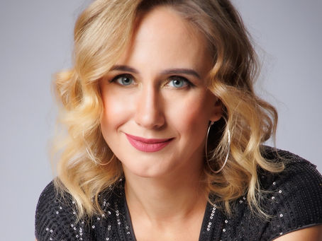 Glamour photographer $249 one-hour glamour photography session