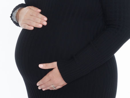 Discover the best maternity photoshoot deals NYC has to offer. Tals Studio delivers stunning maternity portraits at unbeatable prices—perfect for every expecting mom.