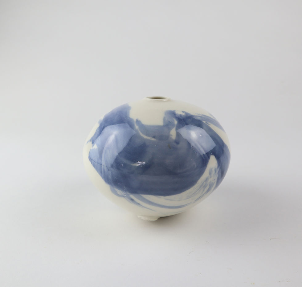Thumbnail: Porcelain moon jar with blue wave