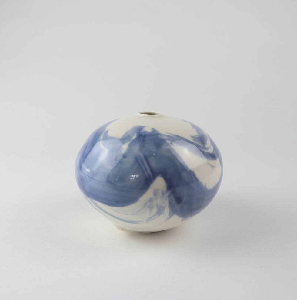 Thumbnail: Porcelain moon jar with blue wave