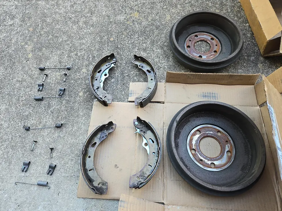 Bad worn brake drum brakes