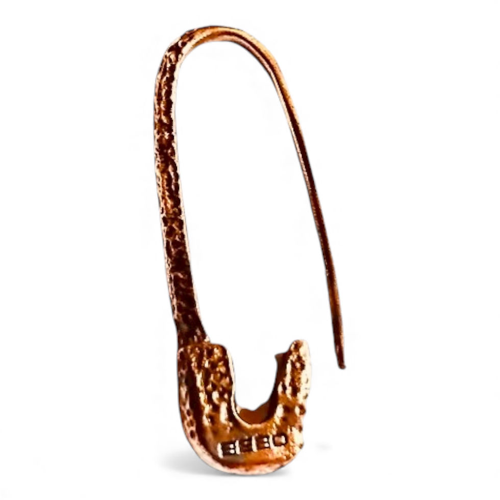 Cortes Safety Pin Earring model Johnny Depp | GOLD