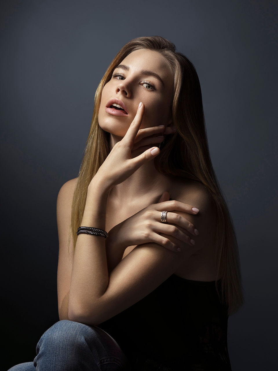 25_yuriibulanov_two_hands.jpg