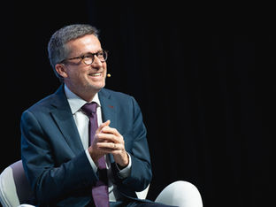 Raising Your Hand: Lessons from Working with Mayor Carlos Moedas (MBA ‘00)