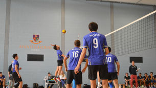 Join our indoor volleyball day camps!