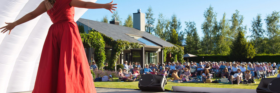 Opera in Springpointer Garden Arrowtown - Queenstown