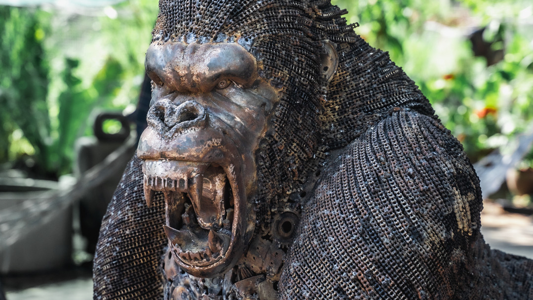 Gorilla metal sculpture - Kingkong metal artwork - Metal monkey
