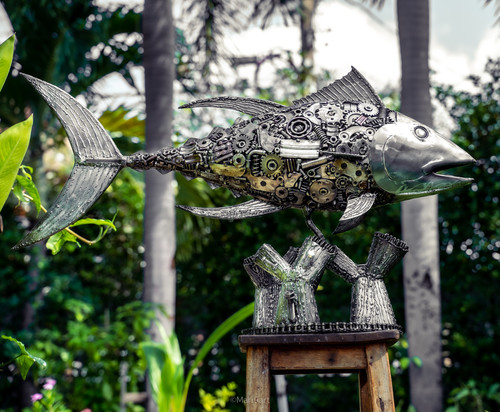 マグロの金属彫刻 | mari9art