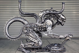 Alien table scrap metal artwork - Small size