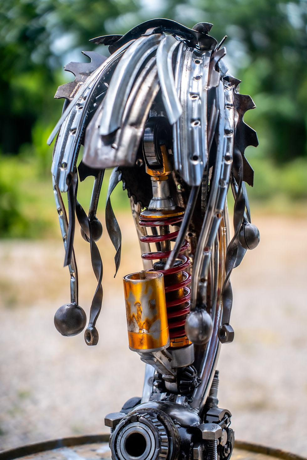 الصورة المصغرة: Eagle head scrap metal sculpture