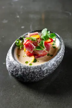 sea food tuna tartar