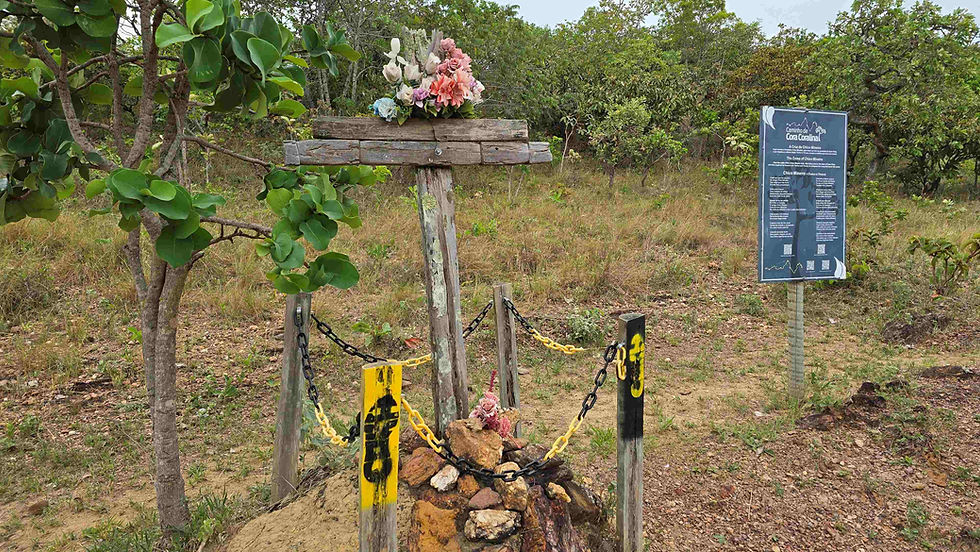 Cruz de Chico Mineiro, perto das ruínas de Ouro Fino, em Ferreiro, no Caminho de Coralina