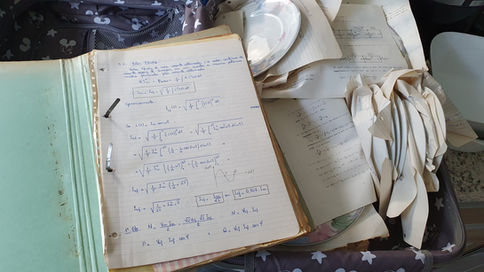 Pastas com folhas amassadas