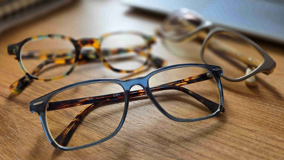 Colecionador de óculos desde os 18 anos