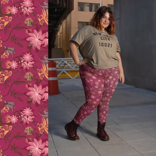 Thumbnail: Plus-size model wearing Baroque Icing leggings on Lipstick Pink base
