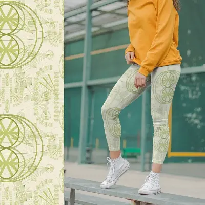 Thumbnail: Model in 2XS leggings with pockets and Eggshell base