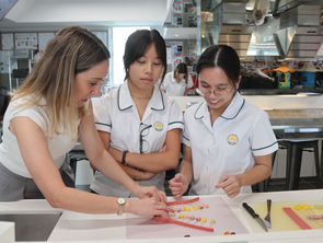HSC Biology Students Model DNA Replication with Candy