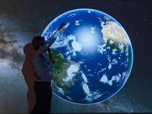 Shaw Prize Laureate Visits AISHK 