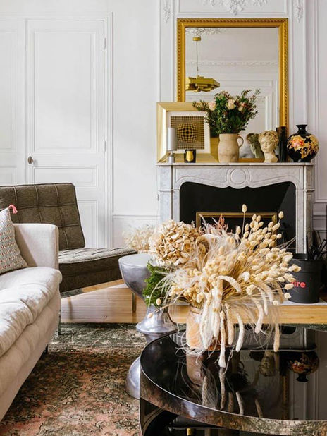 Un appartement haussmannien rénové par une décoratrice d'intérieur à Paris