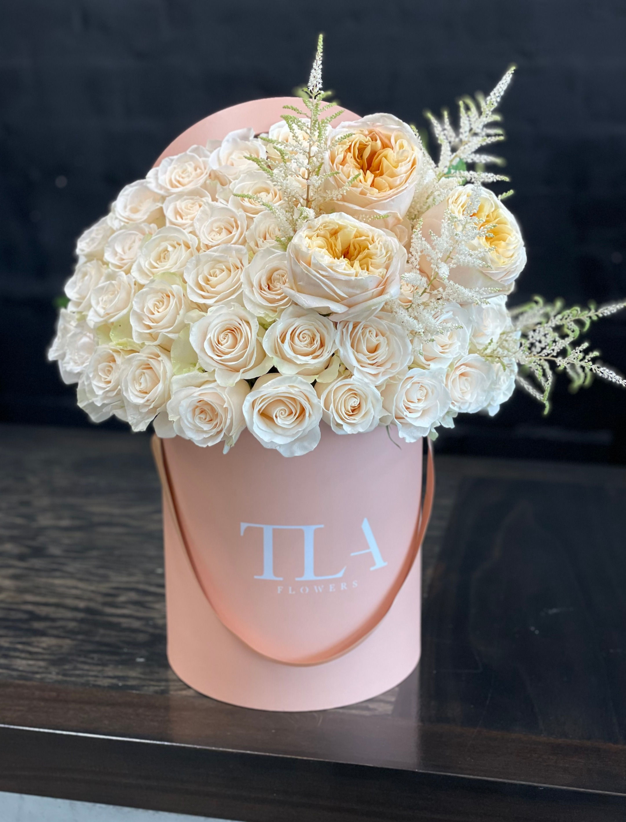 Cream Coperchio with white