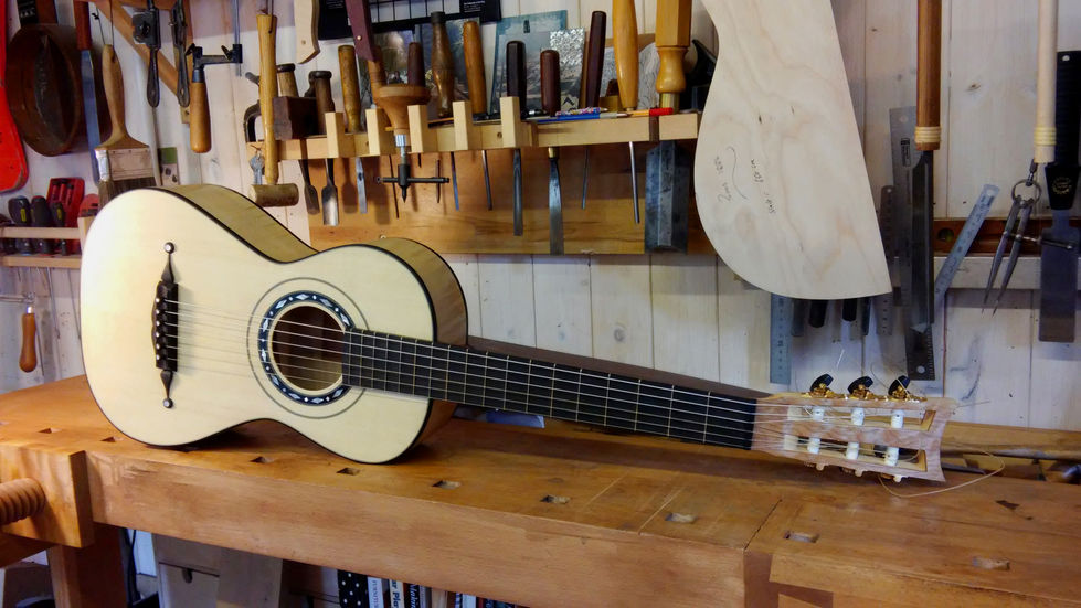 Panormo Style Guitar2