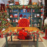 Cenário de natal, com estante, poltrona e arranjos, locação, padrão Marcia Brito Decor, Jacareí, SP