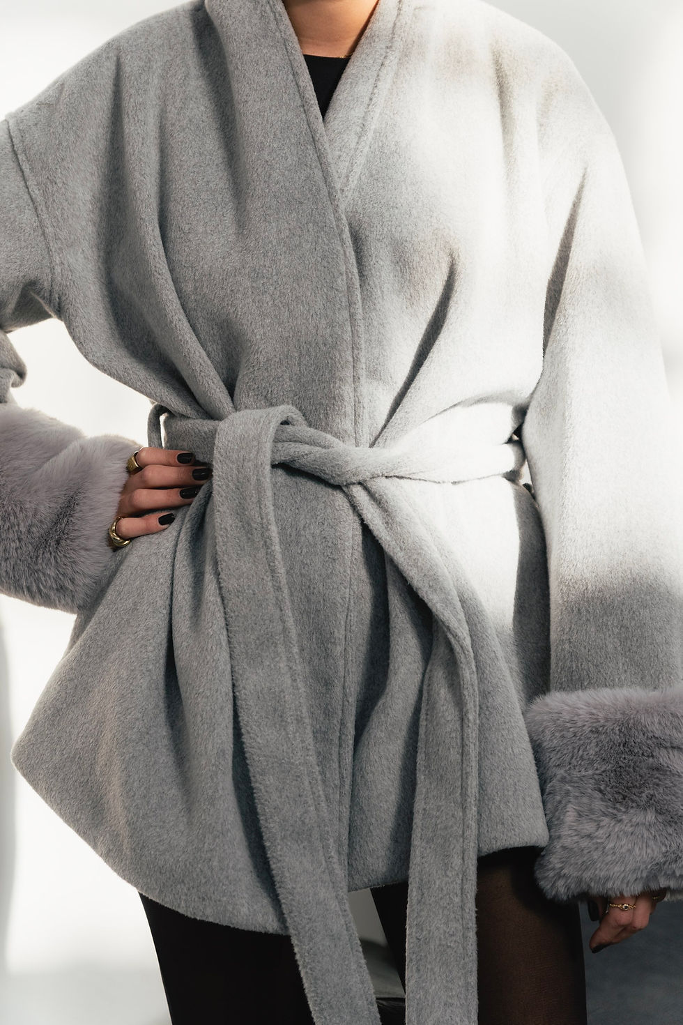 Miniatura: GREY FUR JACKET