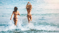 women-3266211_1920.jpg